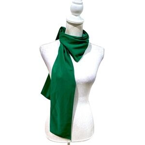 NWT Tibi Vibrant emerald Green Scarf wrap lightweight triangular 100% polyester